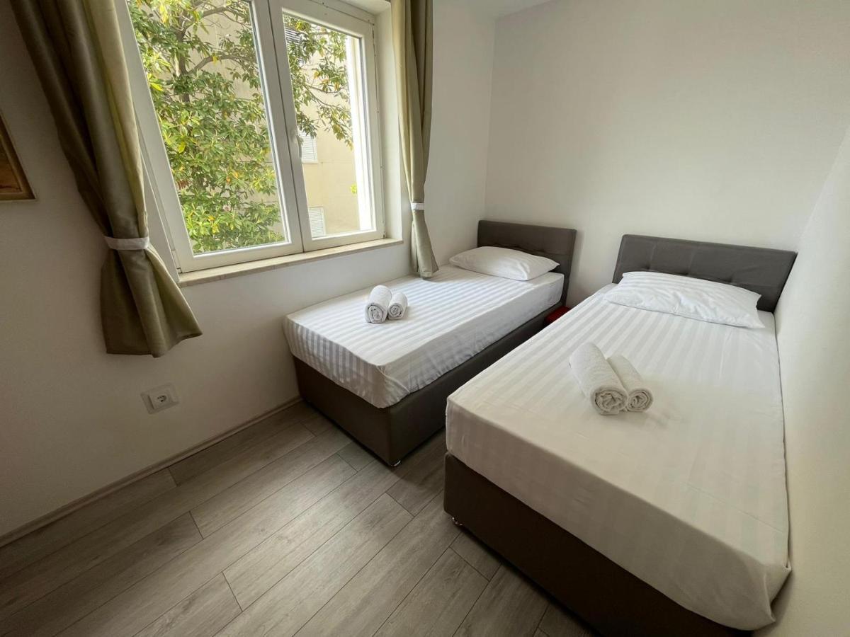Apartment Gallery - View Of The Old Town & Free Parking Dubrovnik Exterior photo